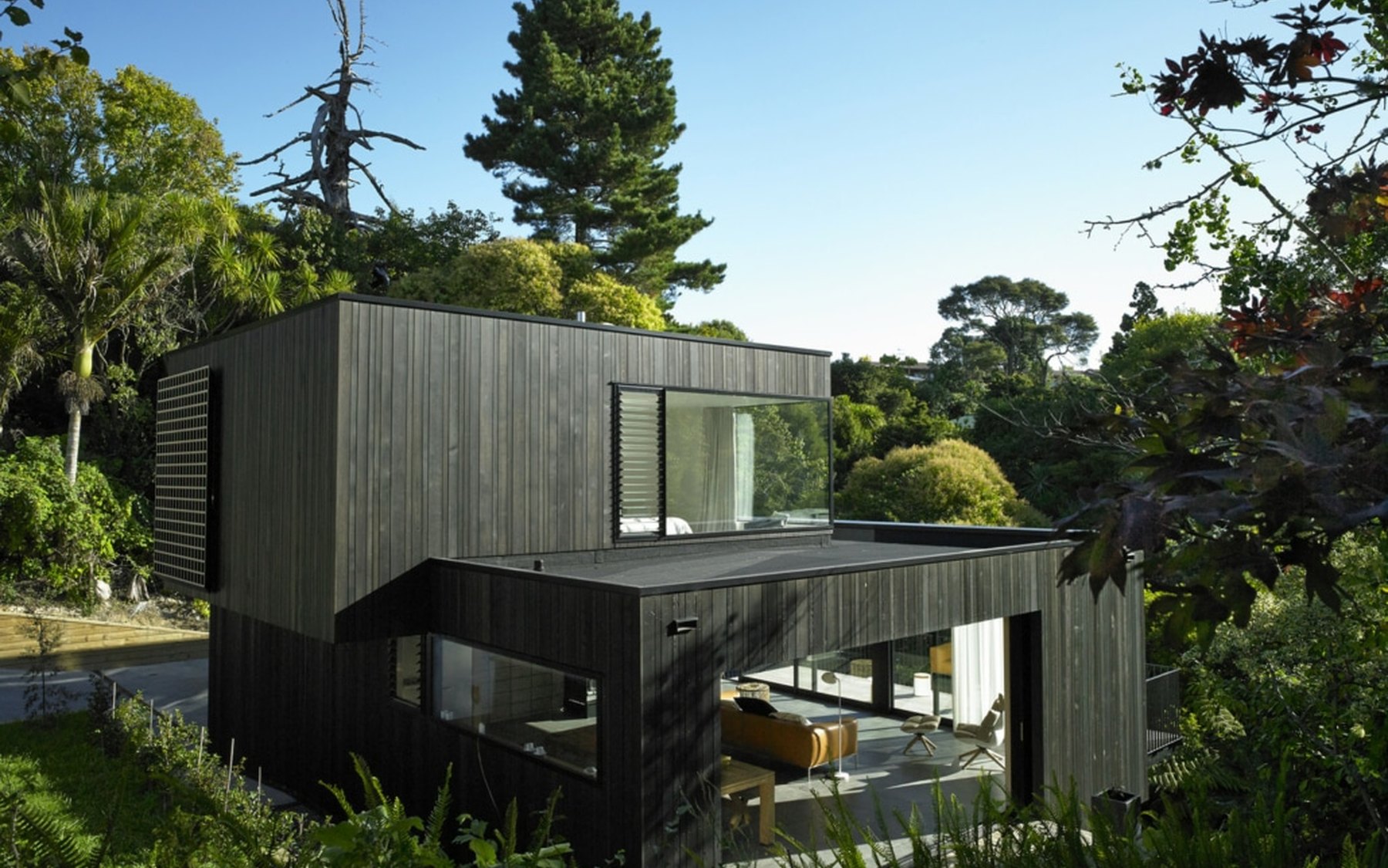 Waiatarua bespoke architectural home